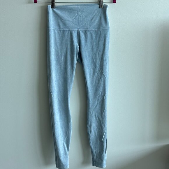lululemon athletica Pants - Lululemon Wunder Under 28” Size 6 Snow Washed Chambray